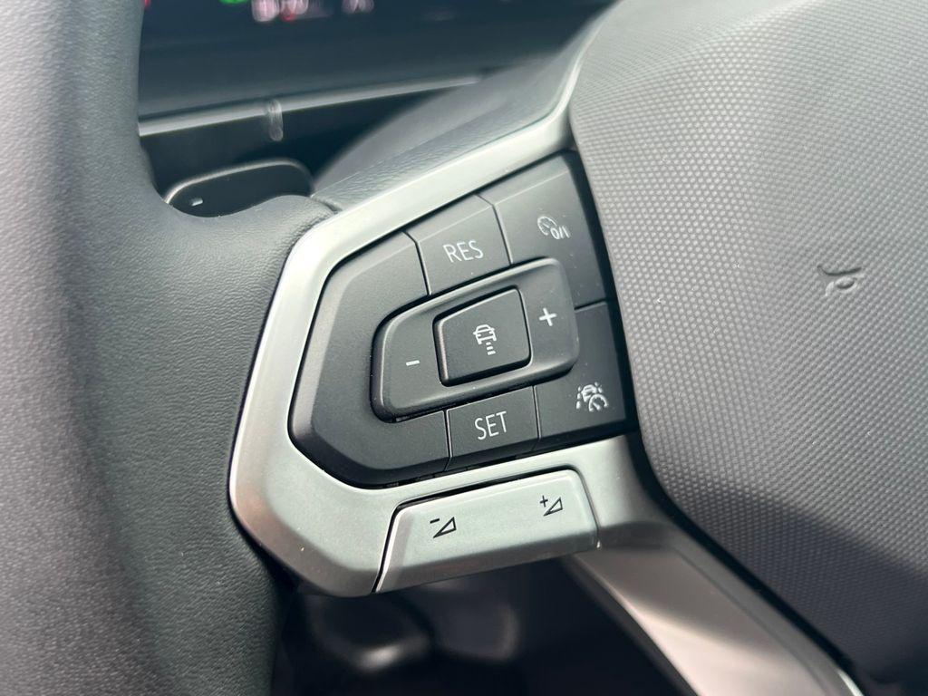 new 2025 Volkswagen Atlas car, priced at $41,118