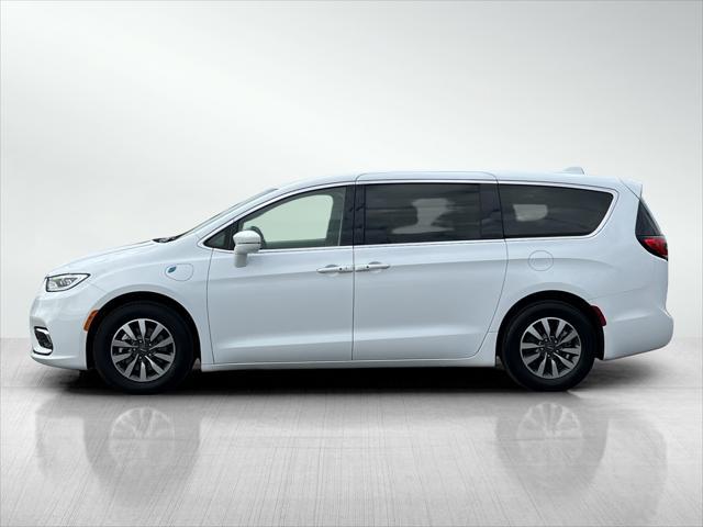 used 2022 Chrysler Pacifica Hybrid car, priced at $24,995