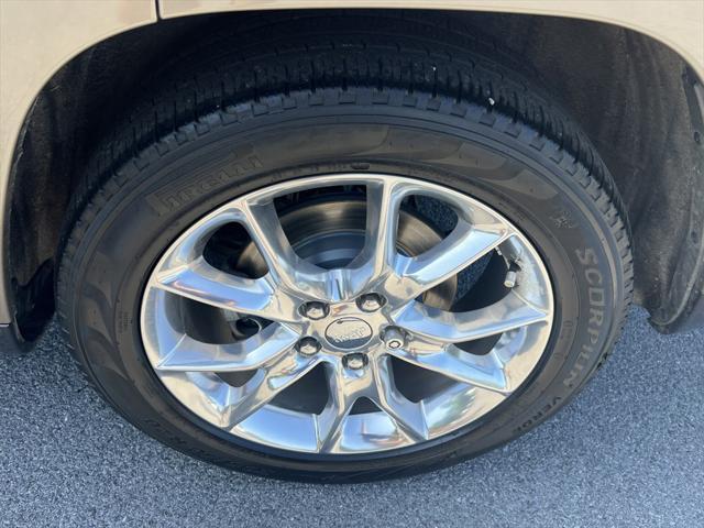 used 2016 Jeep Grand Cherokee car, priced at $22,495