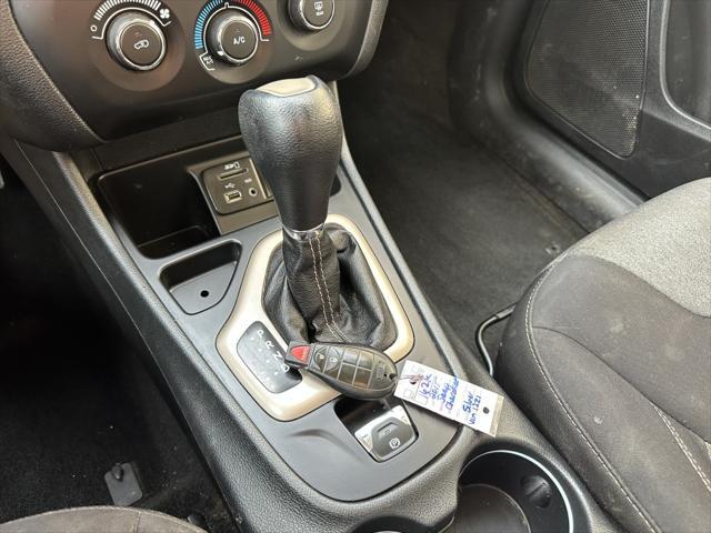 used 2015 Jeep Cherokee car, priced at $5,900
