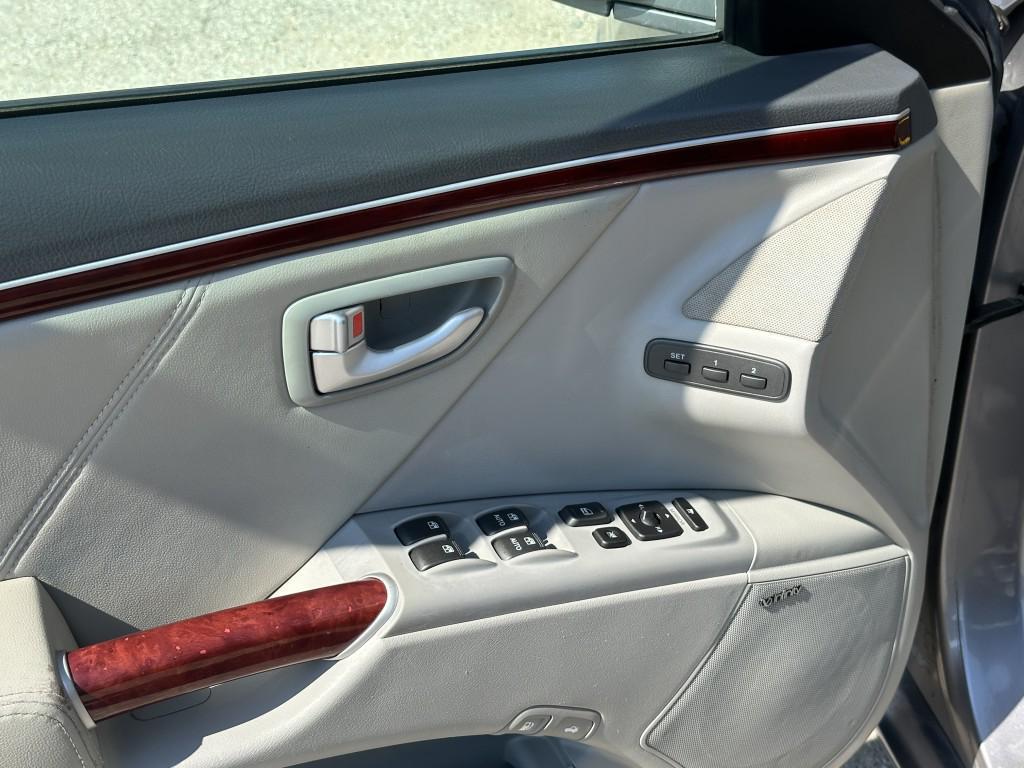 used 2008 Hyundai Azera car, priced at $4,900