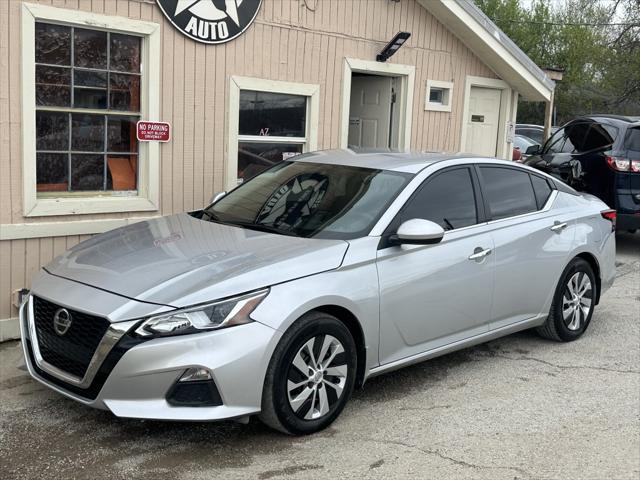 used 2022 Nissan Altima car, priced at $14,900