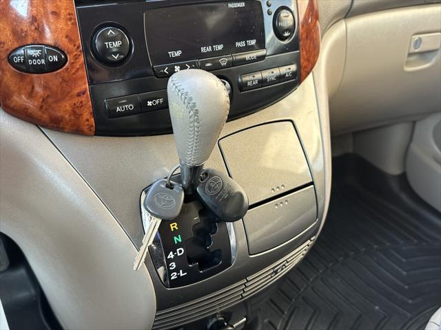 used 2006 Toyota Sienna car, priced at $5,900