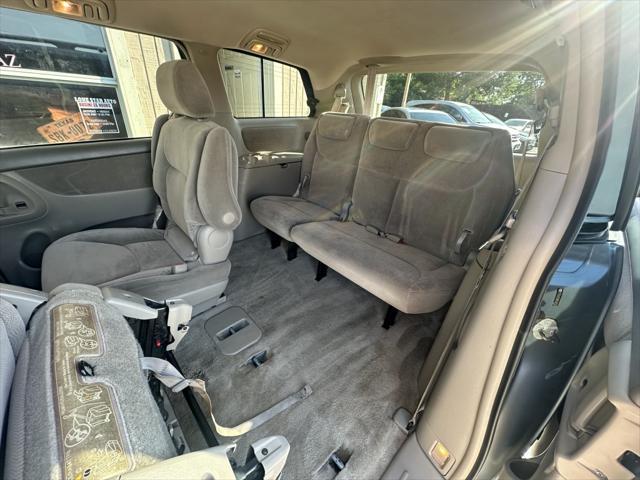 used 2006 Toyota Sienna car, priced at $5,900