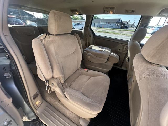 used 2006 Toyota Sienna car, priced at $5,900