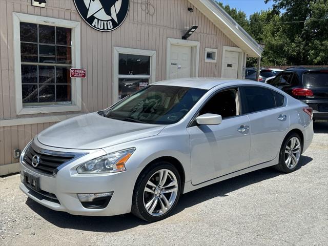 used 2013 Nissan Altima car, priced at $5,900