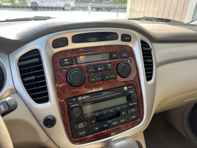 used 2007 Toyota Highlander car, priced at $5,900
