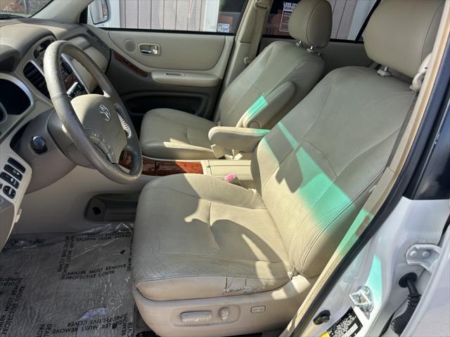 used 2007 Toyota Highlander car, priced at $5,900