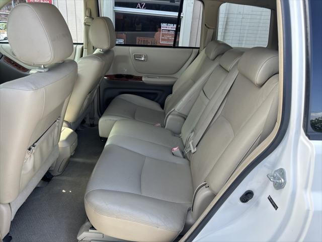 used 2007 Toyota Highlander car, priced at $5,900
