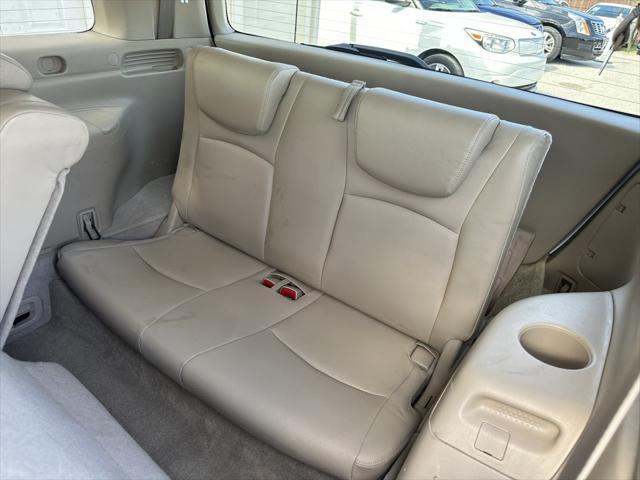used 2007 Toyota Highlander car, priced at $5,900
