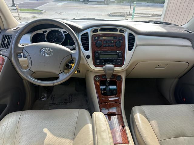 used 2007 Toyota Highlander car, priced at $5,900