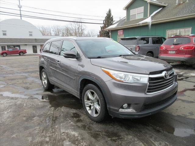 used 2016 Toyota Highlander car, priced at $15,500