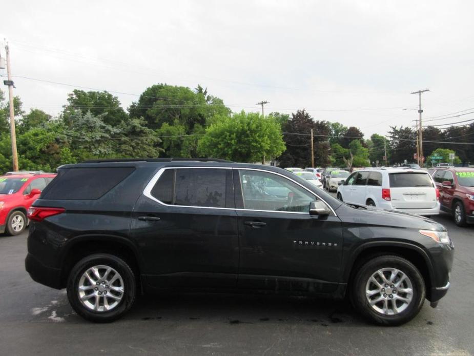 used 2021 Chevrolet Traverse car, priced at $23,900