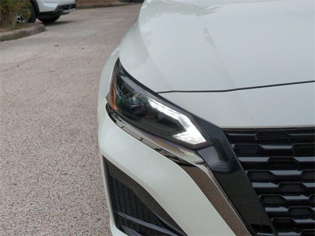 new 2025 Nissan Altima car, priced at $31,424