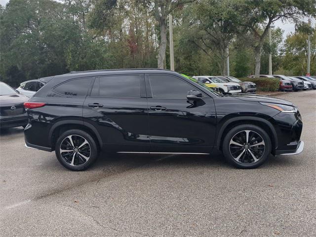 used 2022 Toyota Highlander car, priced at $31,993