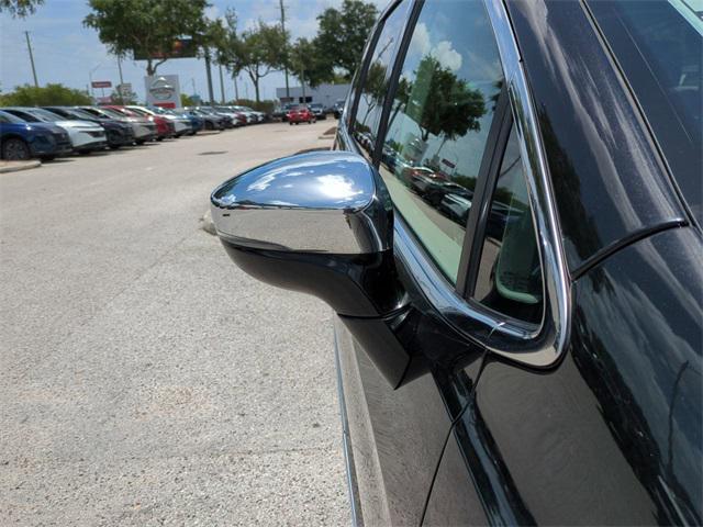 used 2023 Chrysler Pacifica car, priced at $26,992