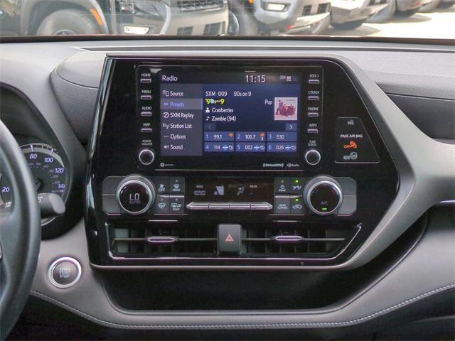 used 2021 Toyota Highlander car, priced at $26,899