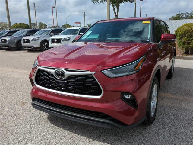 used 2021 Toyota Highlander car, priced at $26,899
