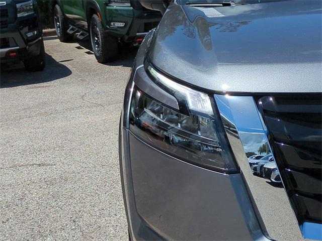 new 2025 Nissan Pathfinder car, priced at $40,381