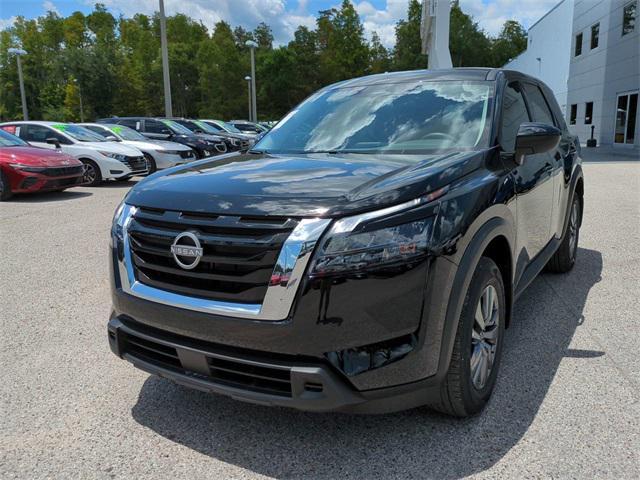 new 2025 Nissan Pathfinder car, priced at $36,300