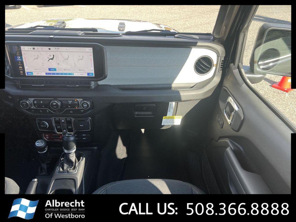 new 2025 Jeep Wrangler car, priced at $44,737