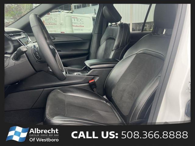 used 2024 Jeep Grand Cherokee car, priced at $35,999