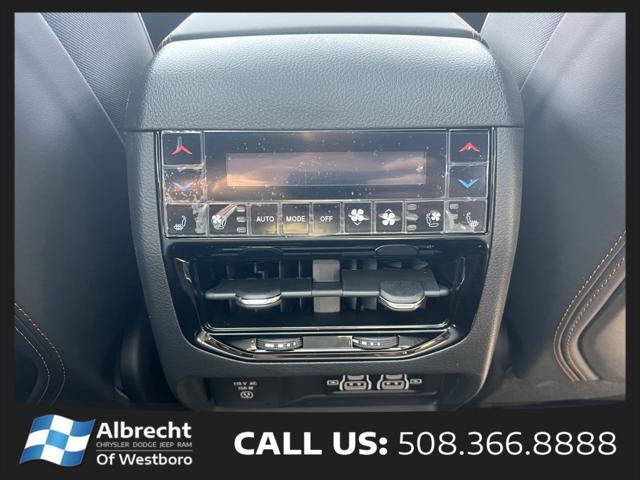 new 2025 Jeep Grand Cherokee car, priced at $60,925