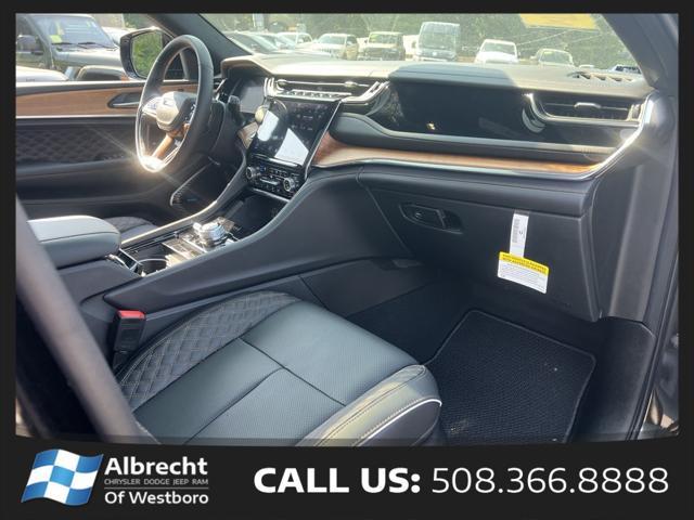 new 2025 Jeep Grand Cherokee car, priced at $60,925