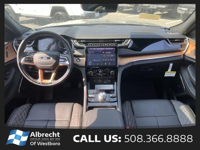 new 2025 Jeep Grand Cherokee car, priced at $60,925
