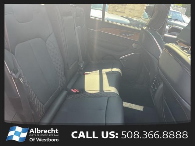 new 2025 Jeep Grand Cherokee car, priced at $60,925