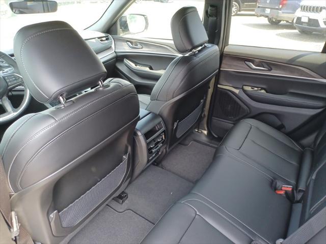 new 2025 Jeep Grand Cherokee car, priced at $43,235