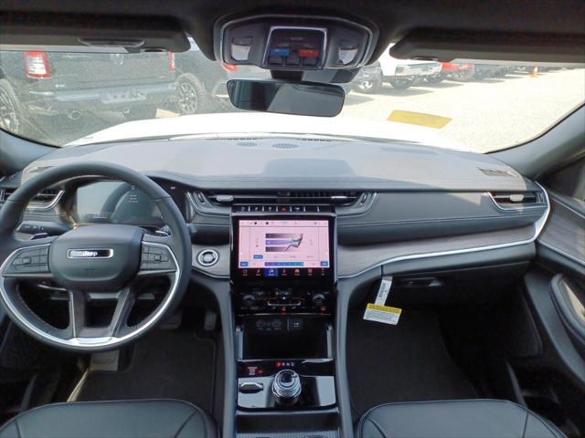 new 2025 Jeep Grand Cherokee car, priced at $43,235