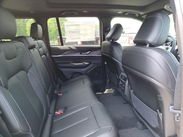 new 2025 Jeep Grand Cherokee car, priced at $43,235