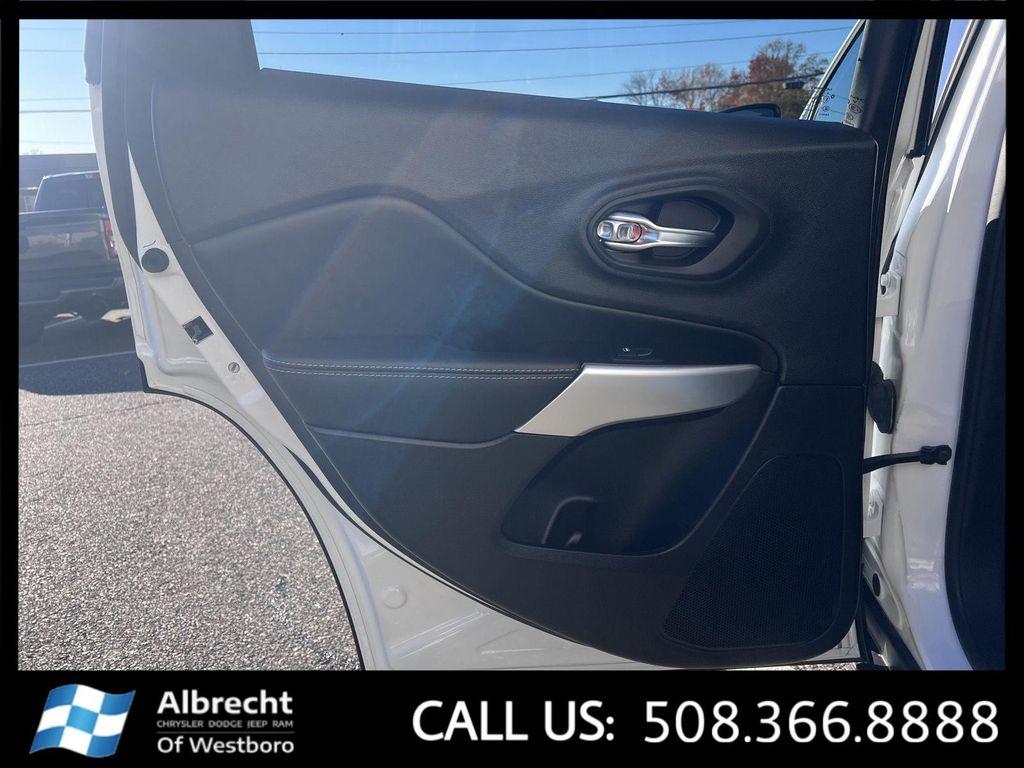 used 2022 Jeep Cherokee car, priced at $27,599