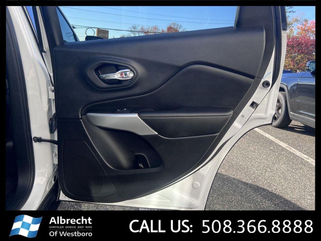 used 2022 Jeep Cherokee car, priced at $27,599