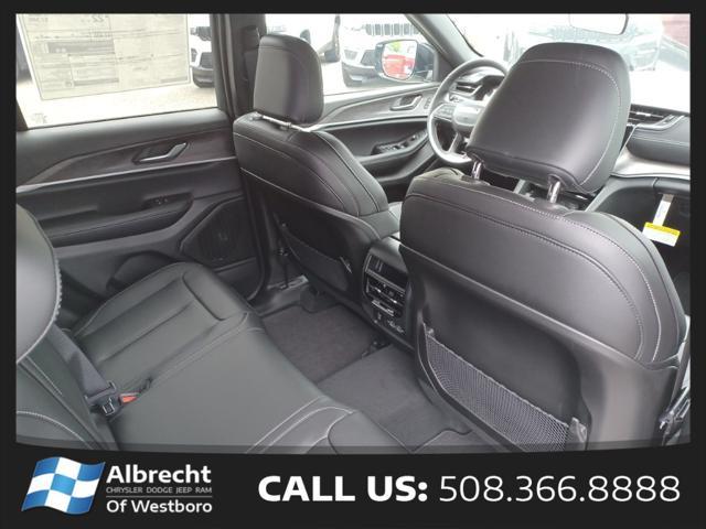 new 2025 Jeep Grand Cherokee car, priced at $41,505