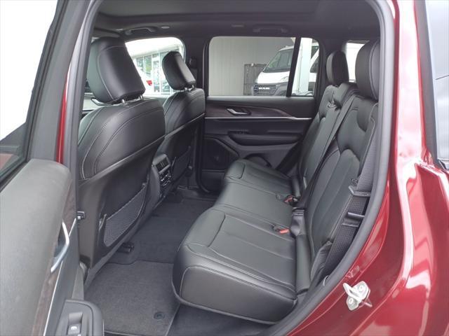 new 2025 Jeep Grand Cherokee car, priced at $40,510