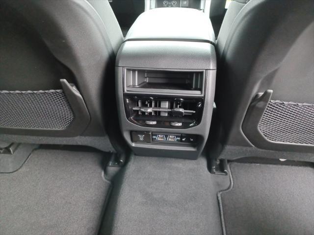 new 2025 Jeep Grand Cherokee car, priced at $40,510