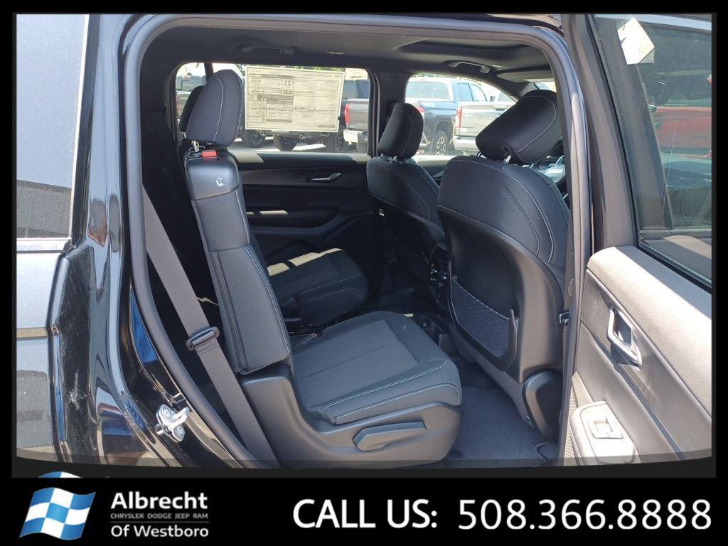new 2025 Jeep Grand Cherokee L car, priced at $39,517