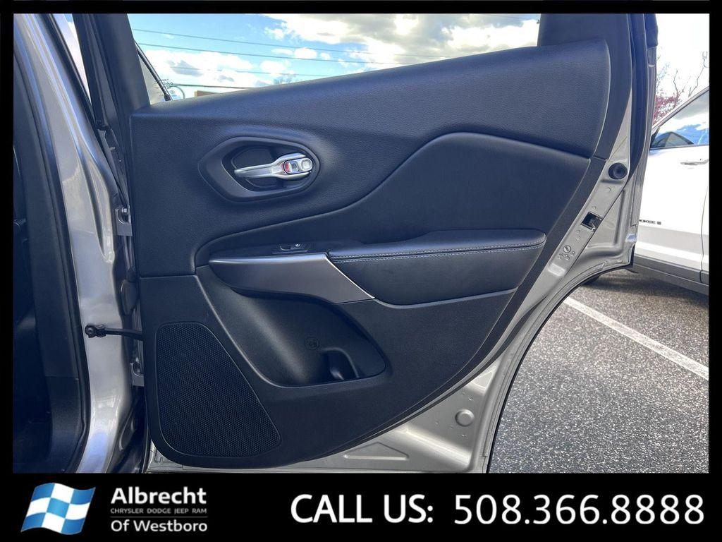 used 2019 Jeep Cherokee car, priced at $15,994