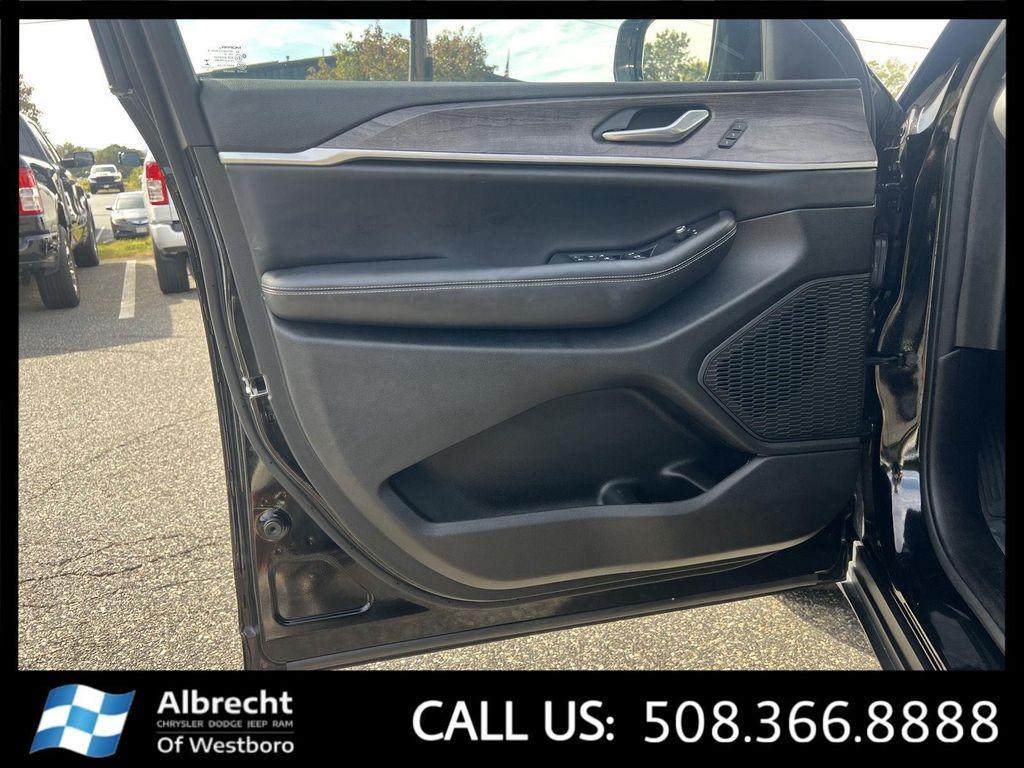 used 2023 Jeep Grand Cherokee car, priced at $30,399