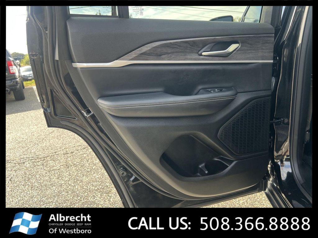 used 2023 Jeep Grand Cherokee car, priced at $30,399