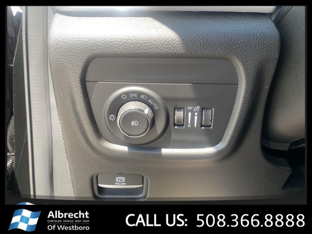 new 2024 Jeep Grand Cherokee L car, priced at $54,910