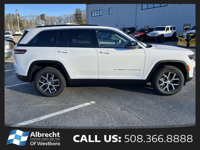 new 2025 Jeep Grand Cherokee car, priced at $45,215