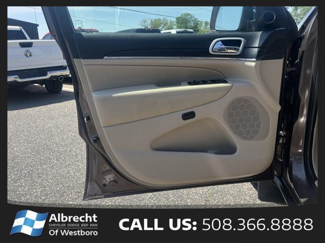 used 2021 Jeep Grand Cherokee car, priced at $29,999