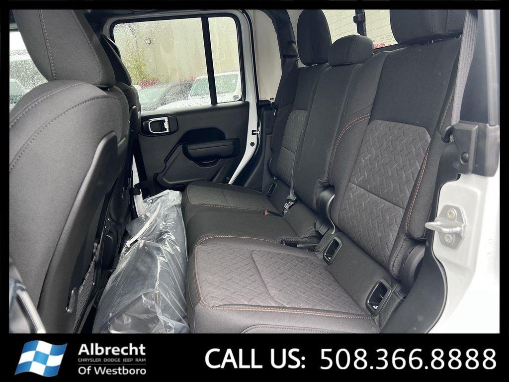 new 2025 Jeep Gladiator car, priced at $51,273