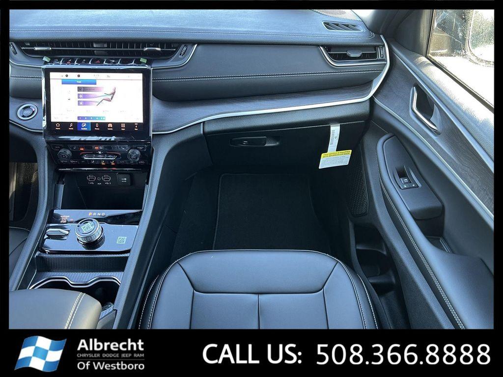 new 2025 Jeep Grand Cherokee L car, priced at $45,962