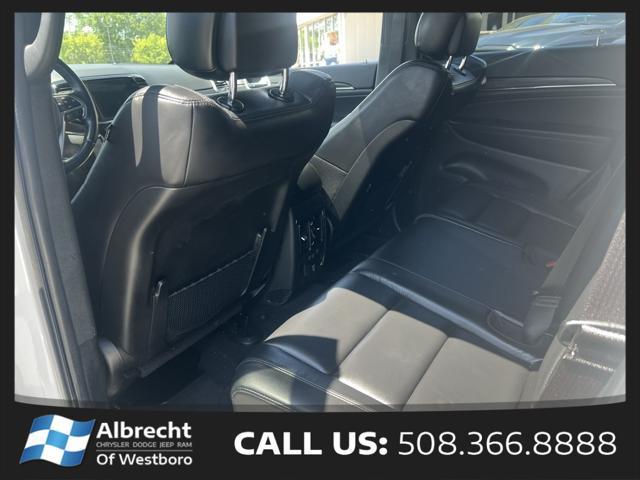 used 2022 Jeep Grand Cherokee car, priced at $27,999