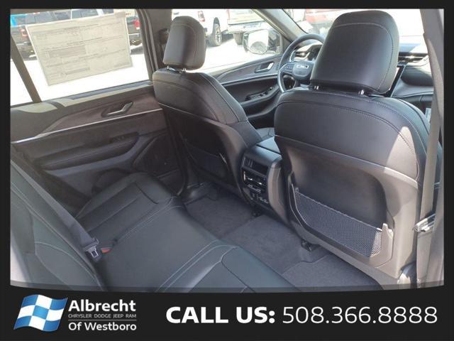 new 2025 Jeep Grand Cherokee car, priced at $45,010