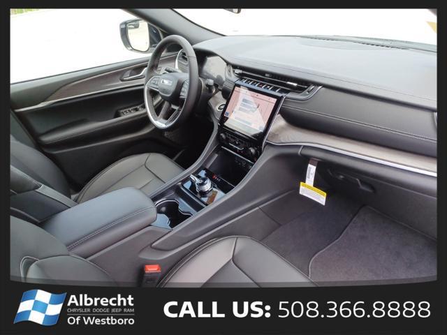 new 2025 Jeep Grand Cherokee car, priced at $39,915